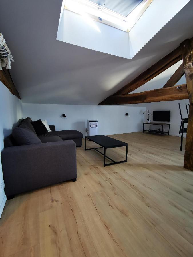 Appartement Neuf Climatise Sous Les Toits La Roche-Chalais Zewnętrze zdjęcie
