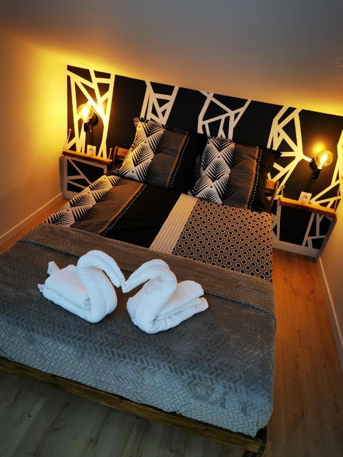 Appartement Neuf Climatise Sous Les Toits La Roche-Chalais Zewnętrze zdjęcie